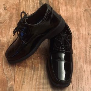 Boys Lace-Up Dress Shoes